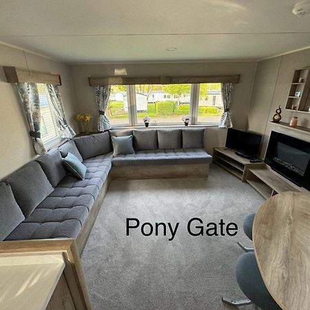 Pony Gate Caravan On Haggerstone Castle West Lawn Berwick Upon Tweed المظهر الخارجي الصورة