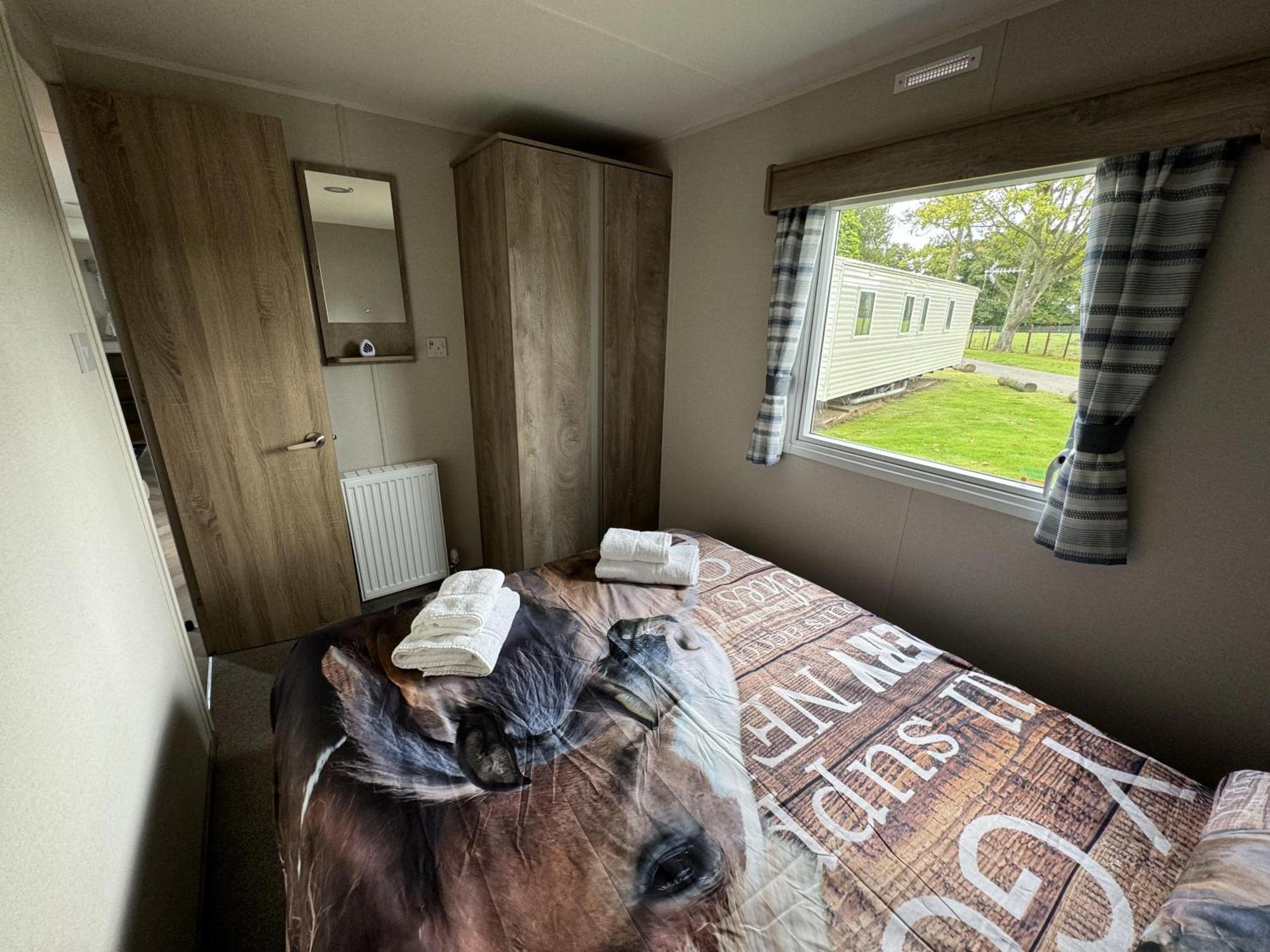 Pony Gate Caravan On Haggerstone Castle West Lawn Berwick Upon Tweed المظهر الخارجي الصورة