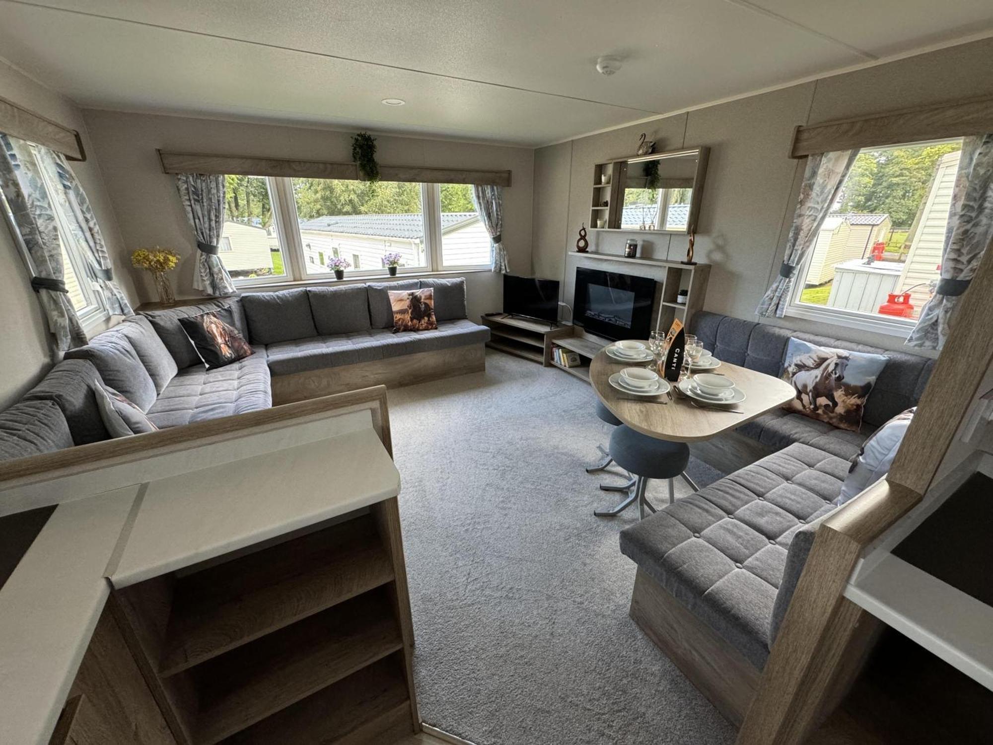 Pony Gate Caravan On Haggerstone Castle West Lawn Berwick Upon Tweed المظهر الخارجي الصورة
